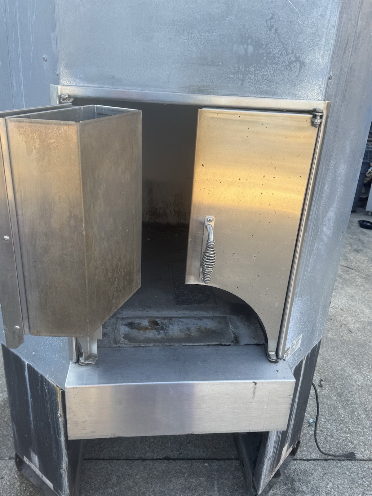 Wood Stone Natural Gas Stone Pizza Oven Commercial Model WS-DO-5049-RFG-LR-NG