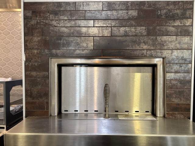 Woodstone Bistro Stone Hearth Deck Pizza Oven WS-BL-4343-RFG-NG Radiant Flame