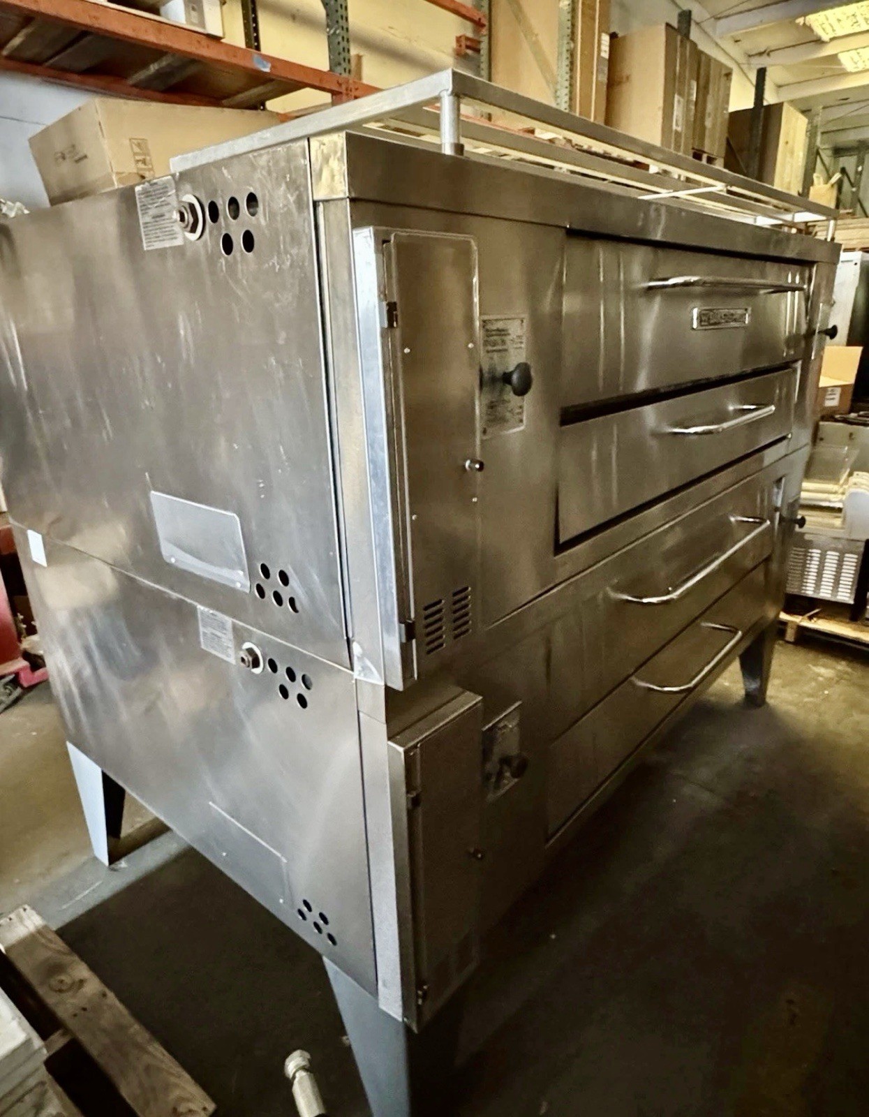BAKERS PRIDE Y602 DOUBLE DECK GAS PIZZA OVEN W/BRICKS NICE WORKING SHAPE!