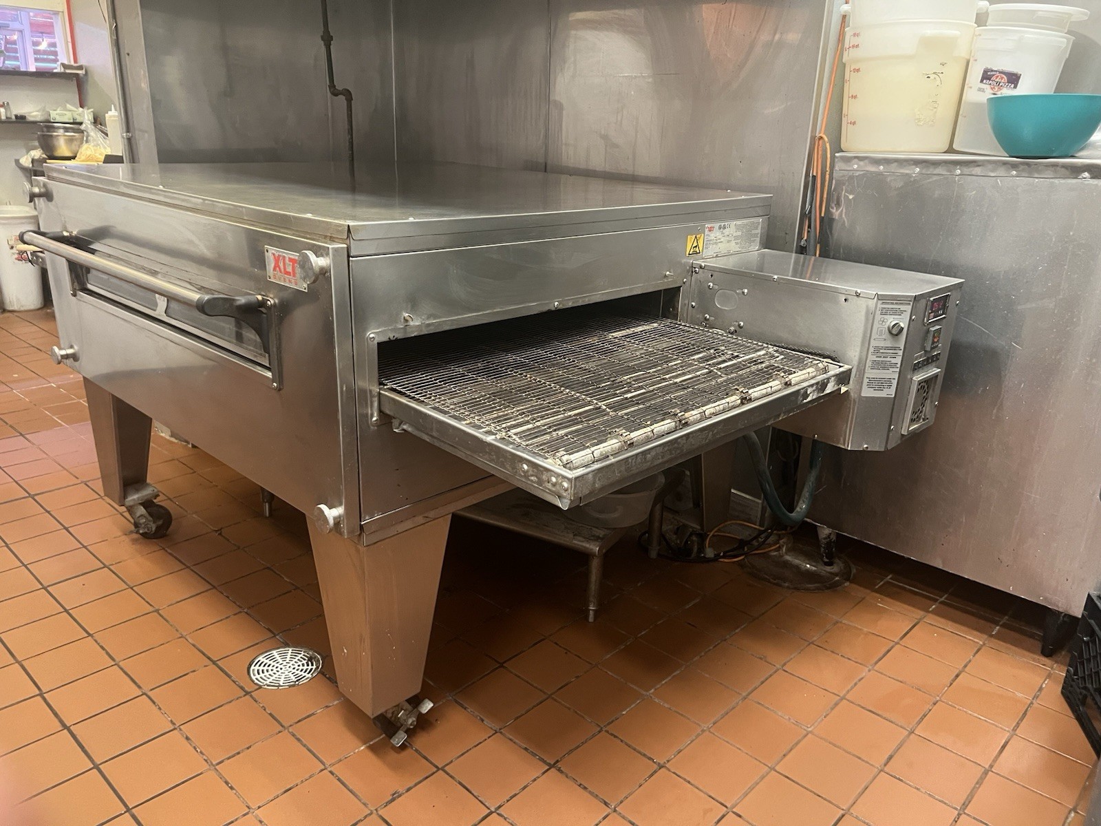 XLT 3255C S1308 Floor Model Conveyor Oven Natural Gas 1 Belt 1 Deck