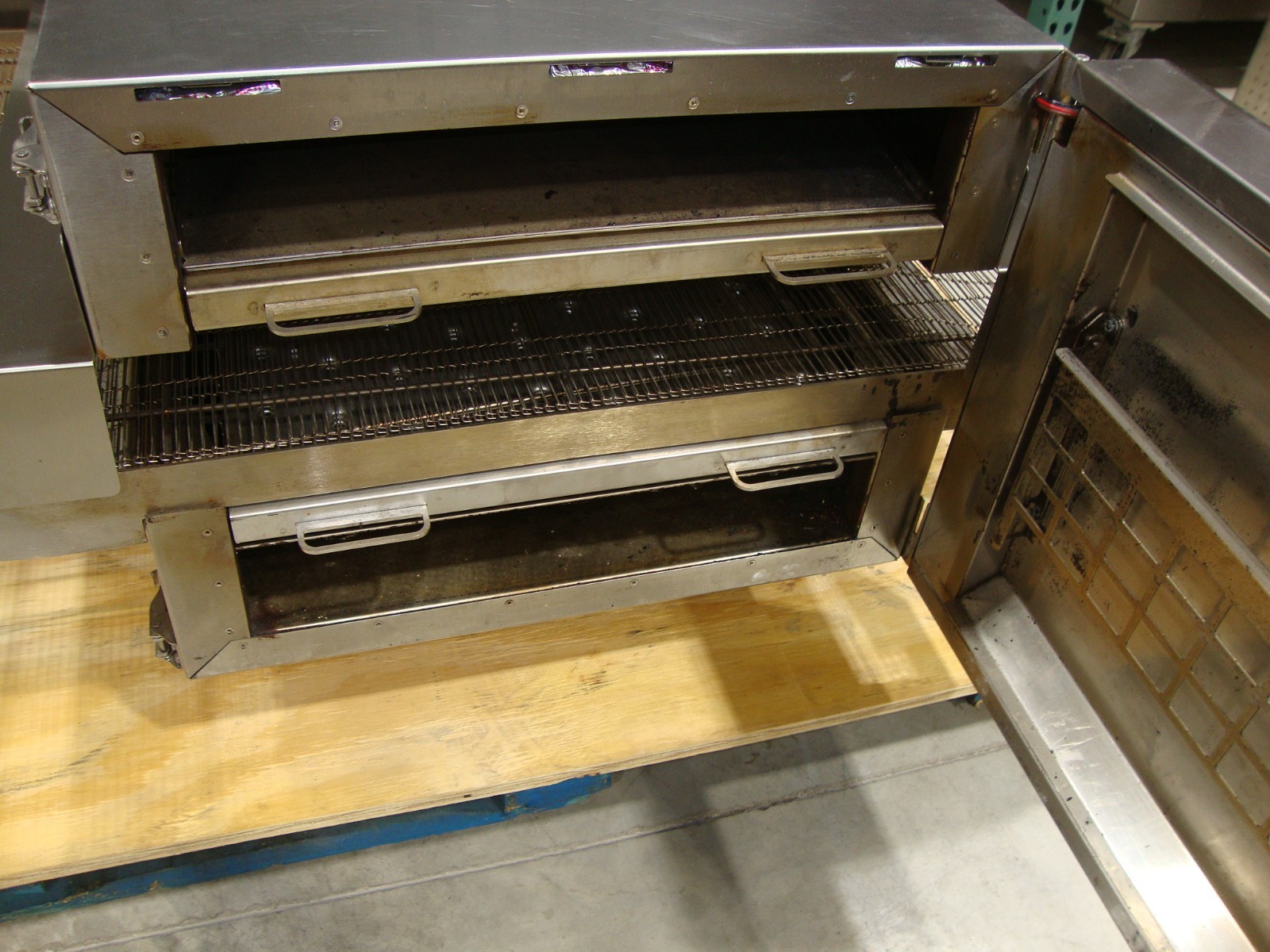 Ovention C2600 Ventless 26″ Electric Countertop Conveyor Pizza Oven
