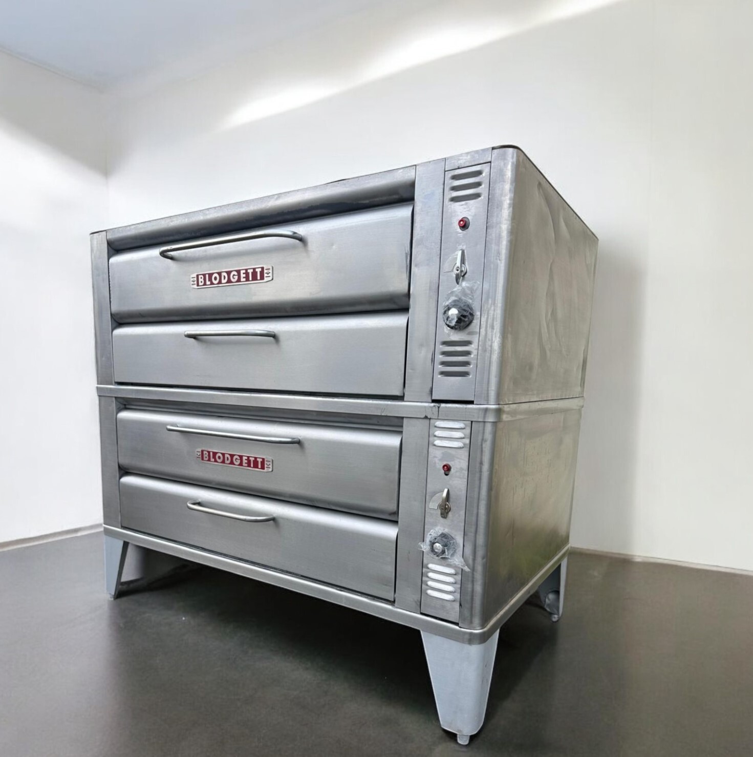 Pre-Owned Blodgett 961 Pizza oven double deck- Natural or Propane Gas