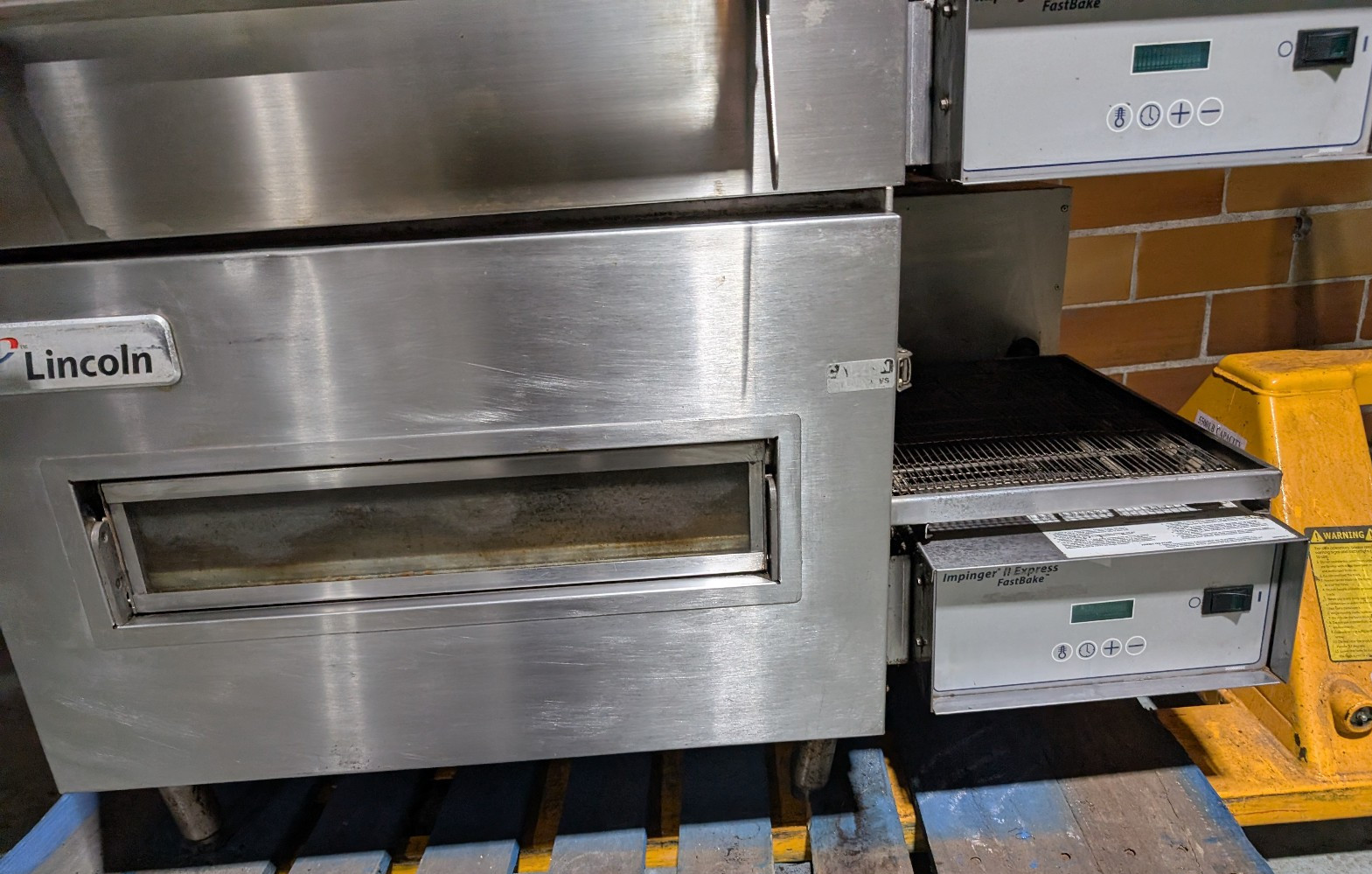 Lincoln 1132-0000-U-KF017 Impinger II Express Fast Bake Conveyor Pizza Oven